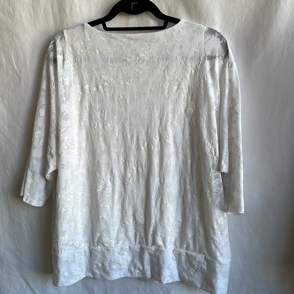 Chico’s white lined subtle floral print top with elbow-length sleeves, sz 3 (XL) - Picture 5 of 7